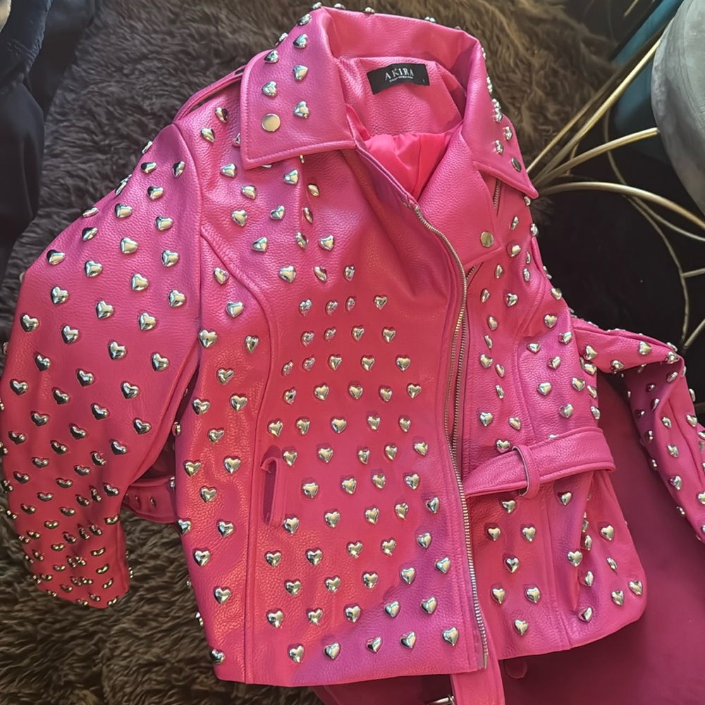 Beautiful pink vegan leather jacket from Akira!